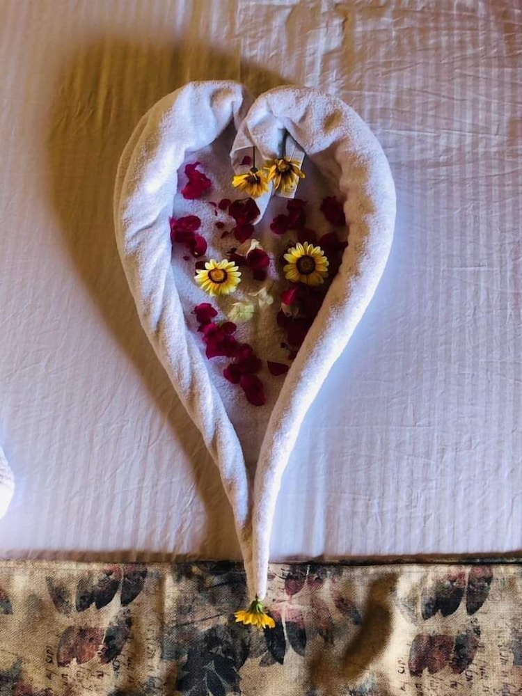 tunis pyramids hotel