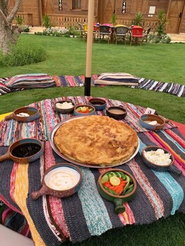 tunis pyramids hotel