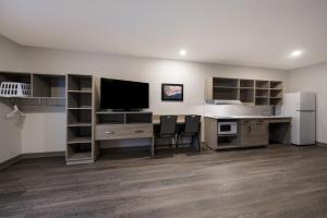 woodspring suites east lansing university area