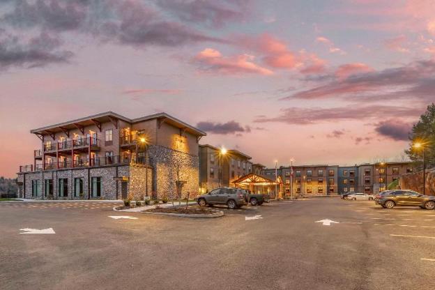 cambria hotel lake placid lakeside resort