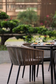 shan zhi ye serviced apartment hotel houjie wanda plaza liaoxia subway station