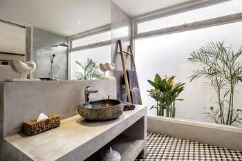 villa surga blue by alfred in bali