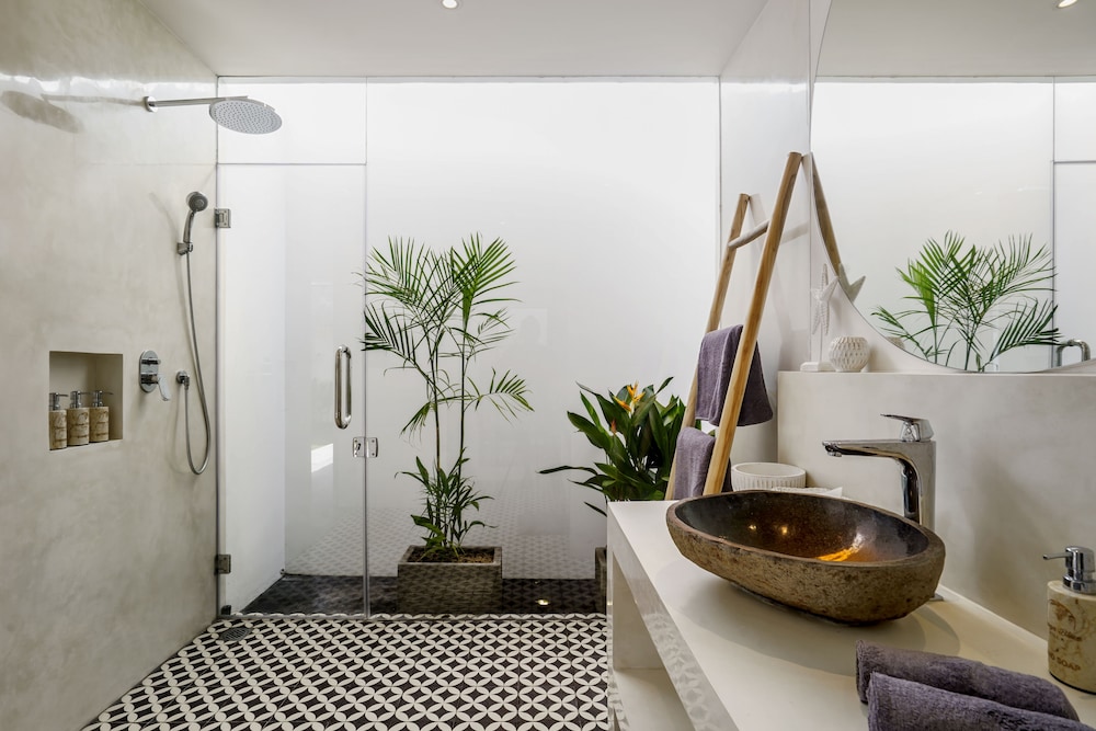 villa surga blue by alfred in bali