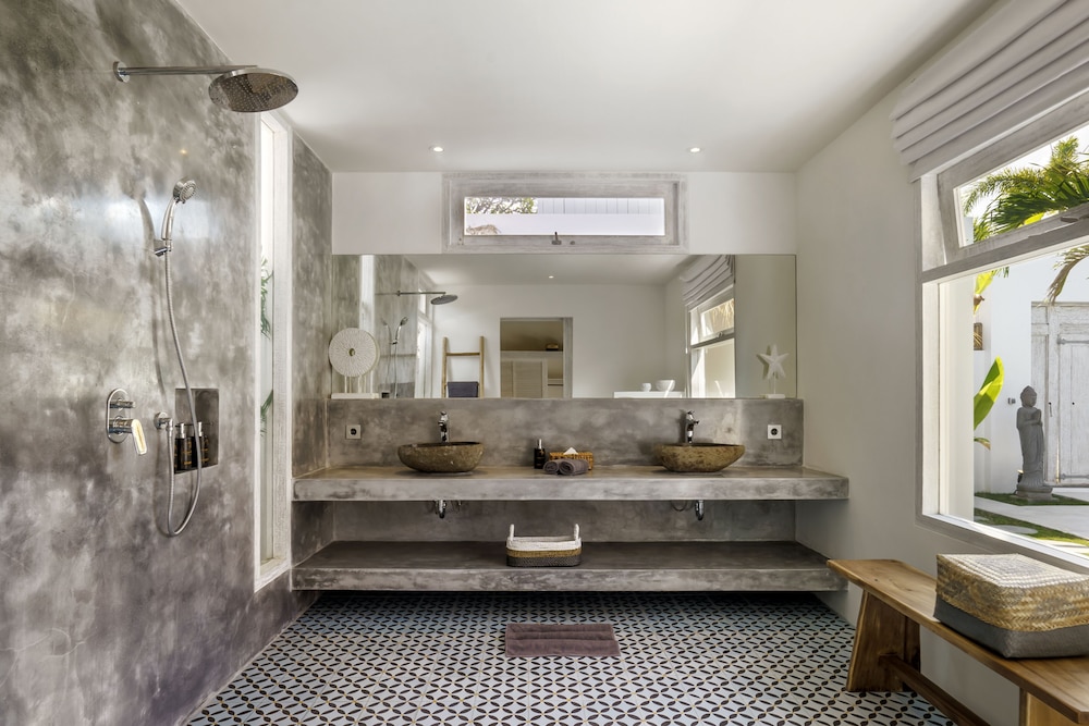 villa surga blue by alfred in bali