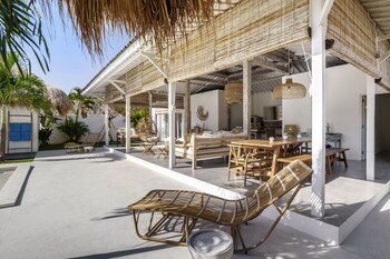 villa surga blue by alfred in bali