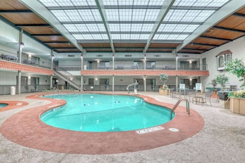 quality inn and suites downtown