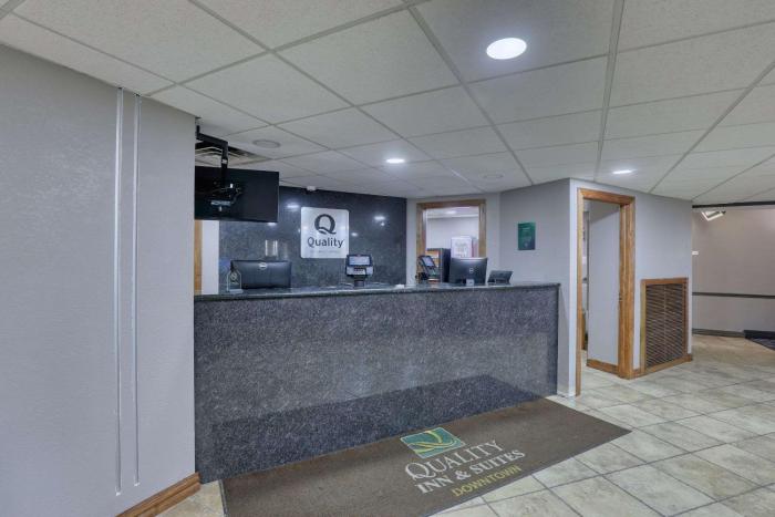 quality inn and suites downtown