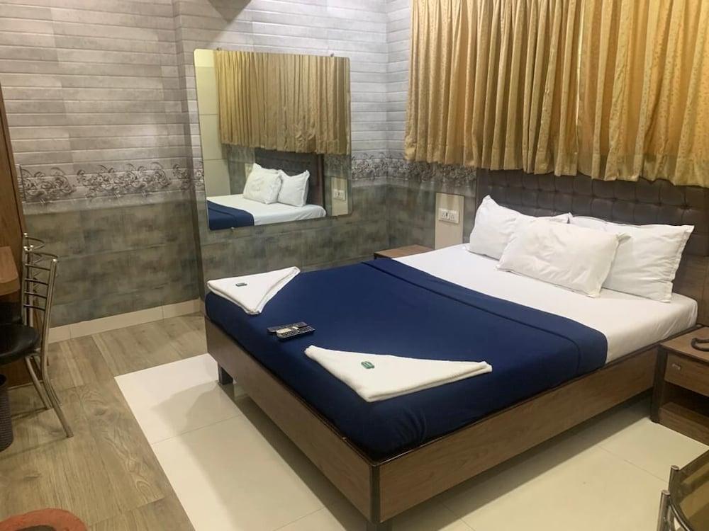 hotel royal residency