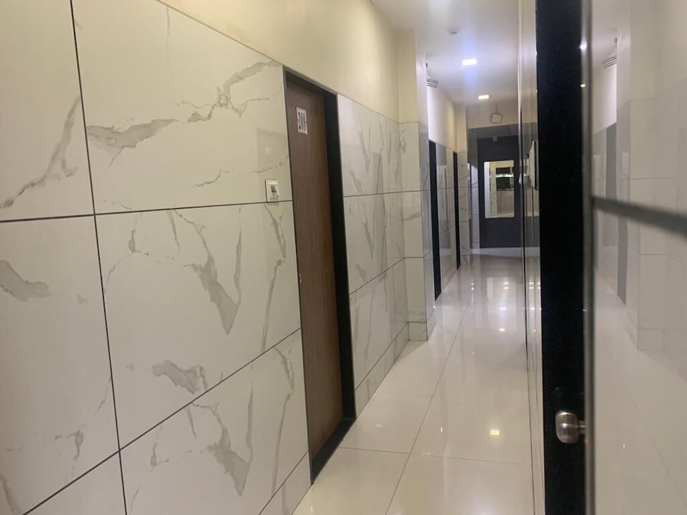hotel royal residency
