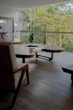 hotel balcon del parque