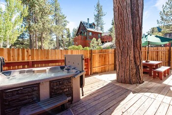 boulder pines