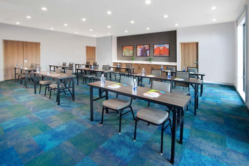 home2 suites by hilton albuquerque airport