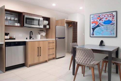 home2 suites by hilton albuquerque airport