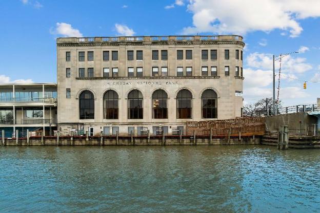 cityflatshotel port huron ascend hotel collection