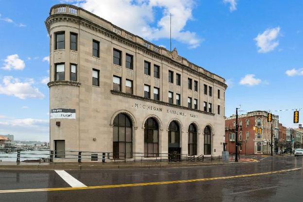 cityflatshotel port huron ascend hotel collection