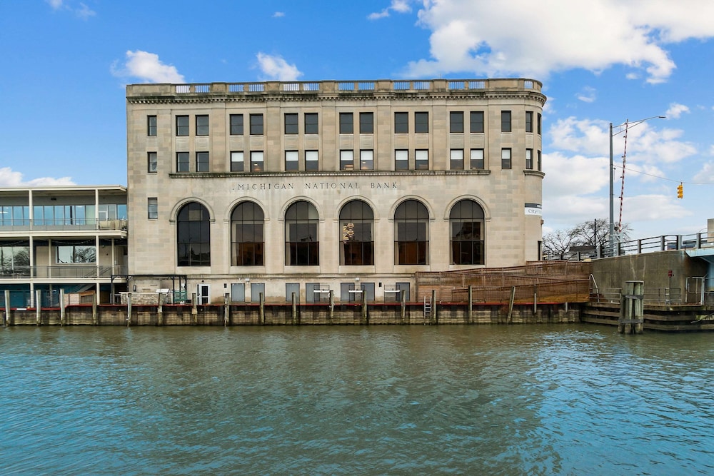 cityflatshotel port huron ascend hotel collection