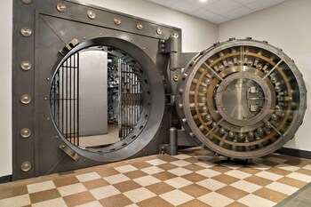 cityflatshotel port huron ascend hotel collection