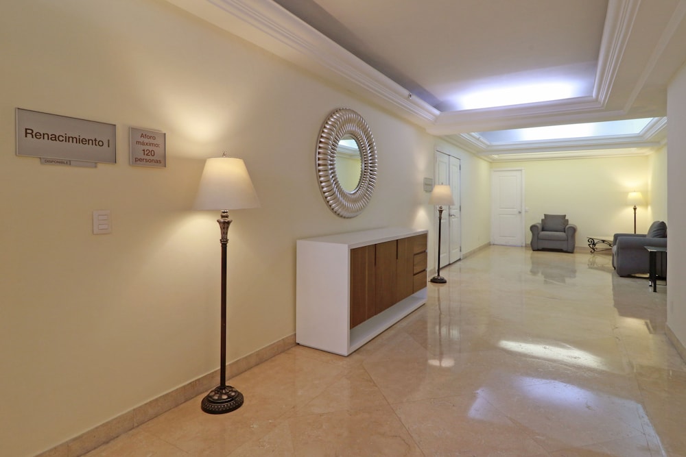 holiday inn hotel and suites guadalajara centro historico by ihg