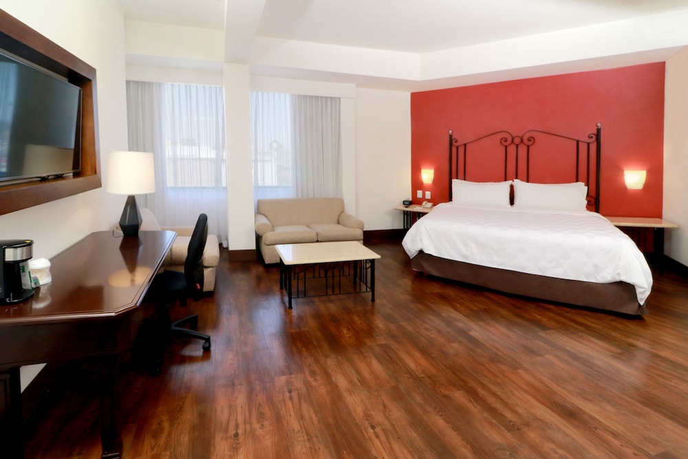 holiday inn hotel and suites guadalajara centro historico by ihg