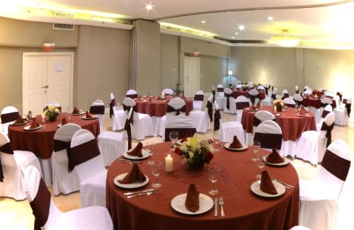 holiday inn hotel and suites guadalajara centro historico by ihg