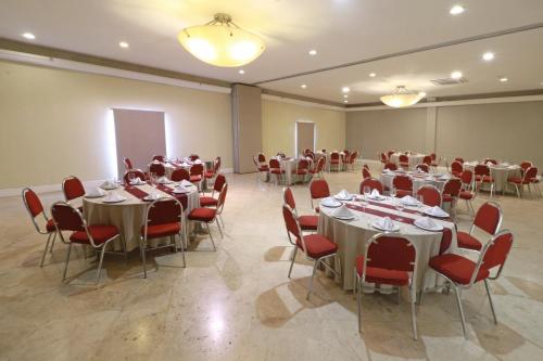 holiday inn hotel and suites guadalajara centro historico by ihg