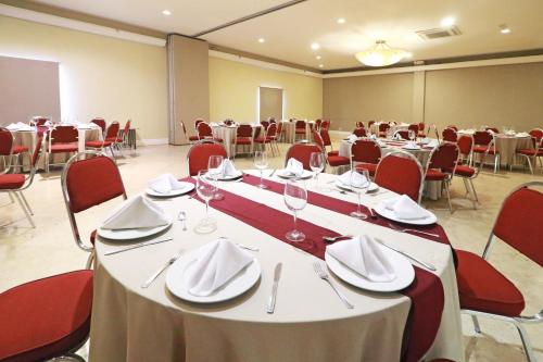 holiday inn hotel and suites guadalajara centro historico by ihg