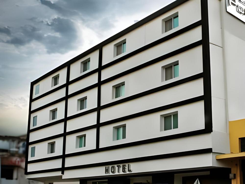 hotel portonovo plaza centro