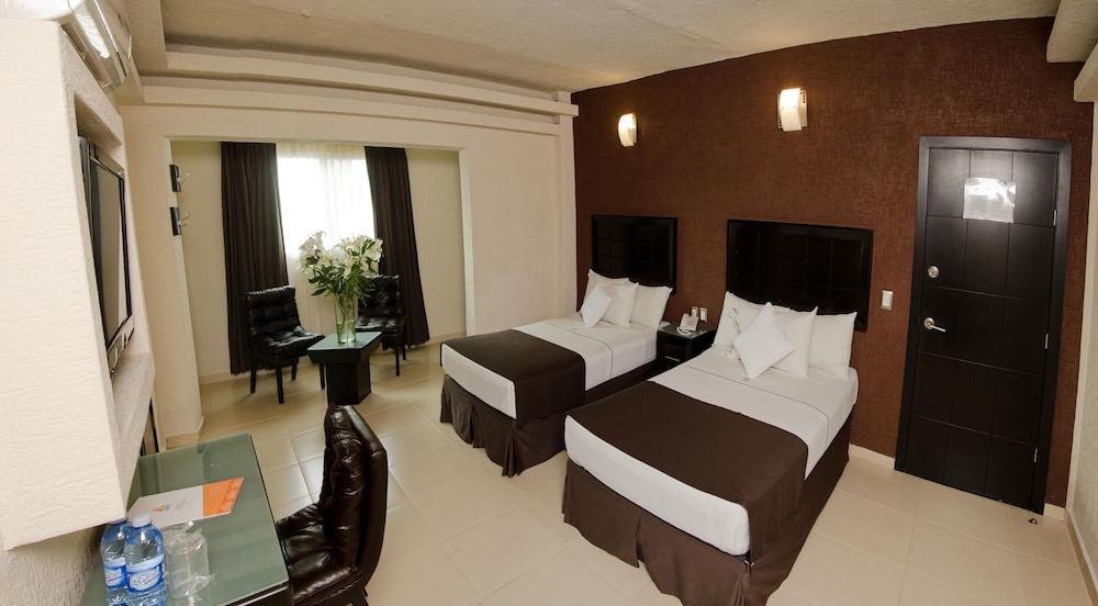 hotel portonovo plaza centro