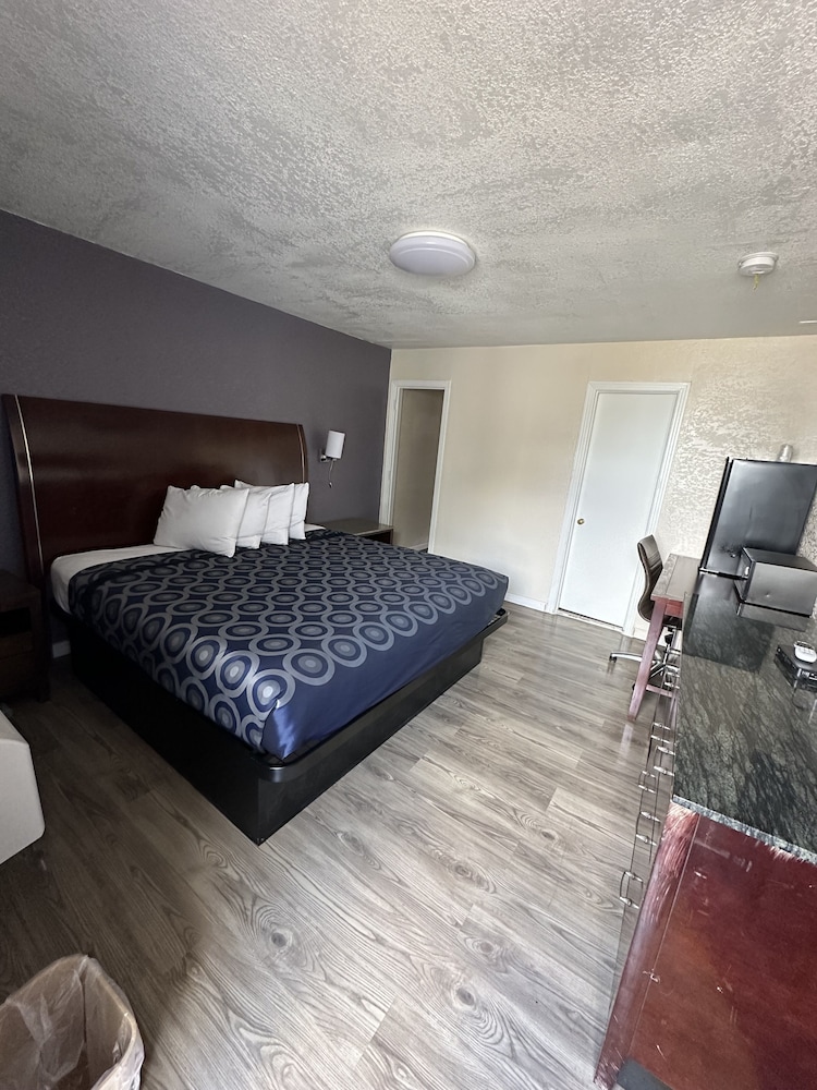 economy inn