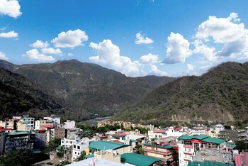 The Jrs Hotel,India>>Rishikesh,2 star