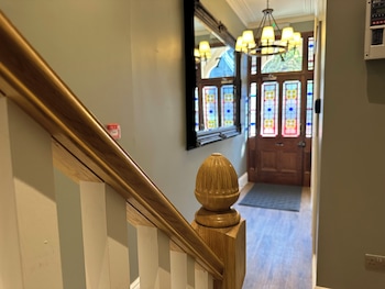 Central Studios,United Kingdom>>Cardiff,3 star