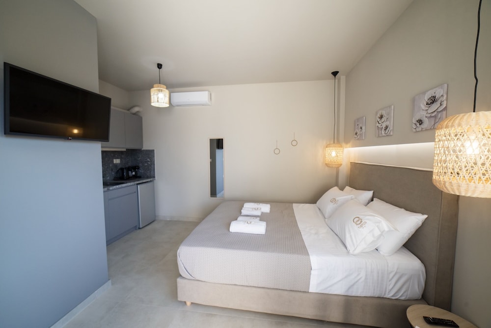 theros suites
