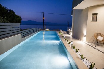 theros suites