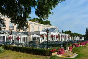 phyllis court members club