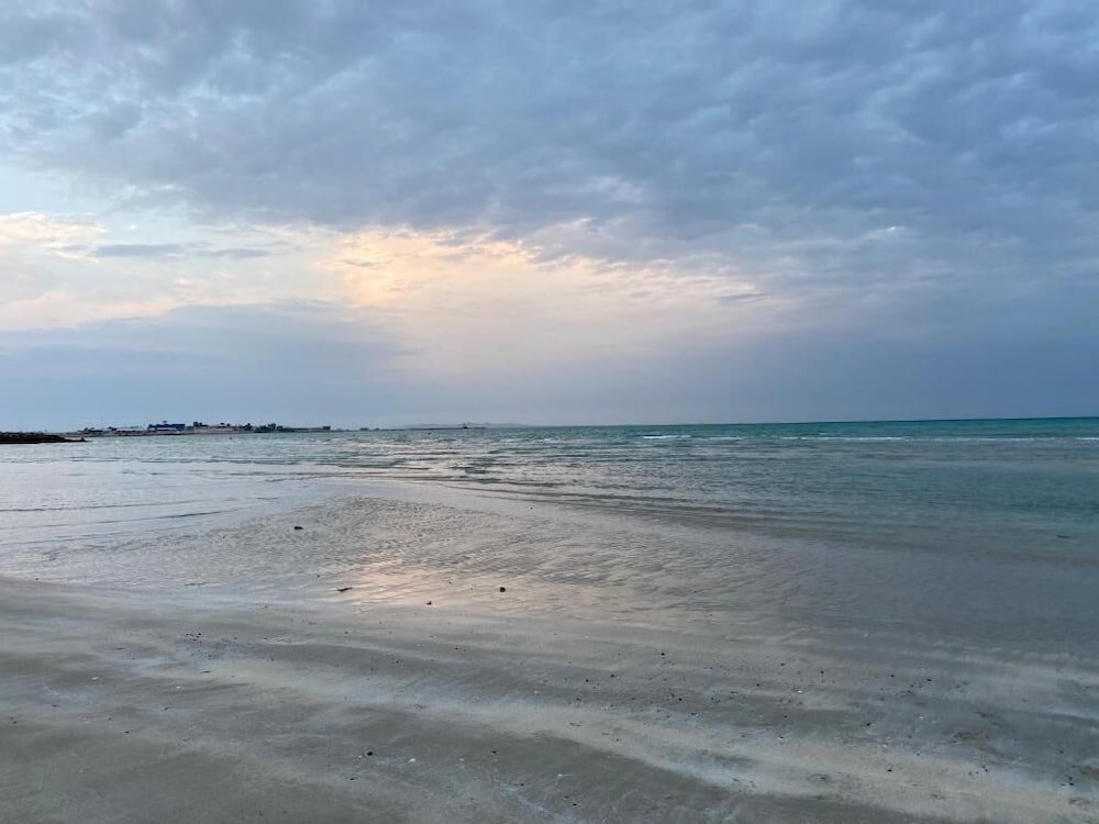 Turquoise Resorts,Jebel Dhanna>>Abu Dhabi,3 star