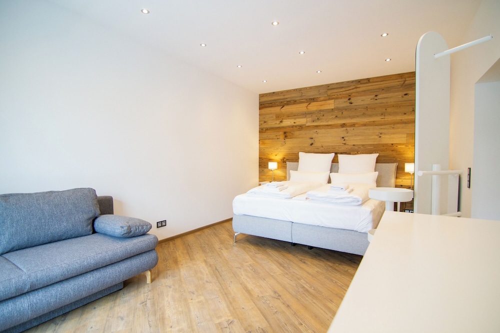 schiefer suite hotel and apartment