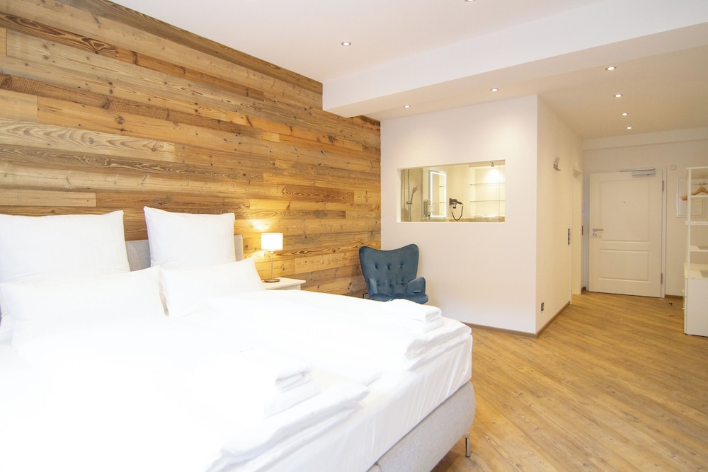 schiefer suite hotel and apartment