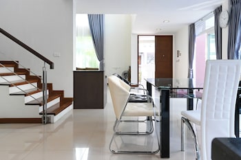 golden sea pool villa hua hin