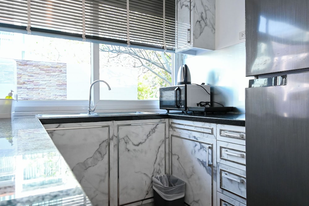 golden sea pool villa hua hin