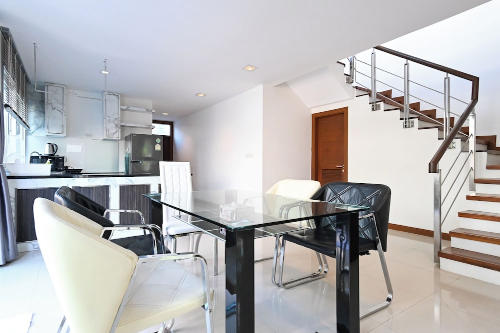 golden sea pool villa hua hin