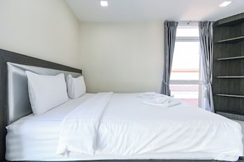 golden sea pool villa hua hin