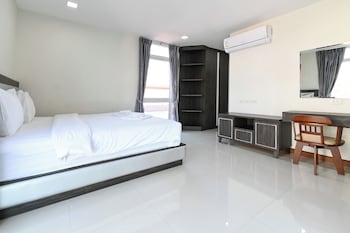 golden sea pool villa hua hin