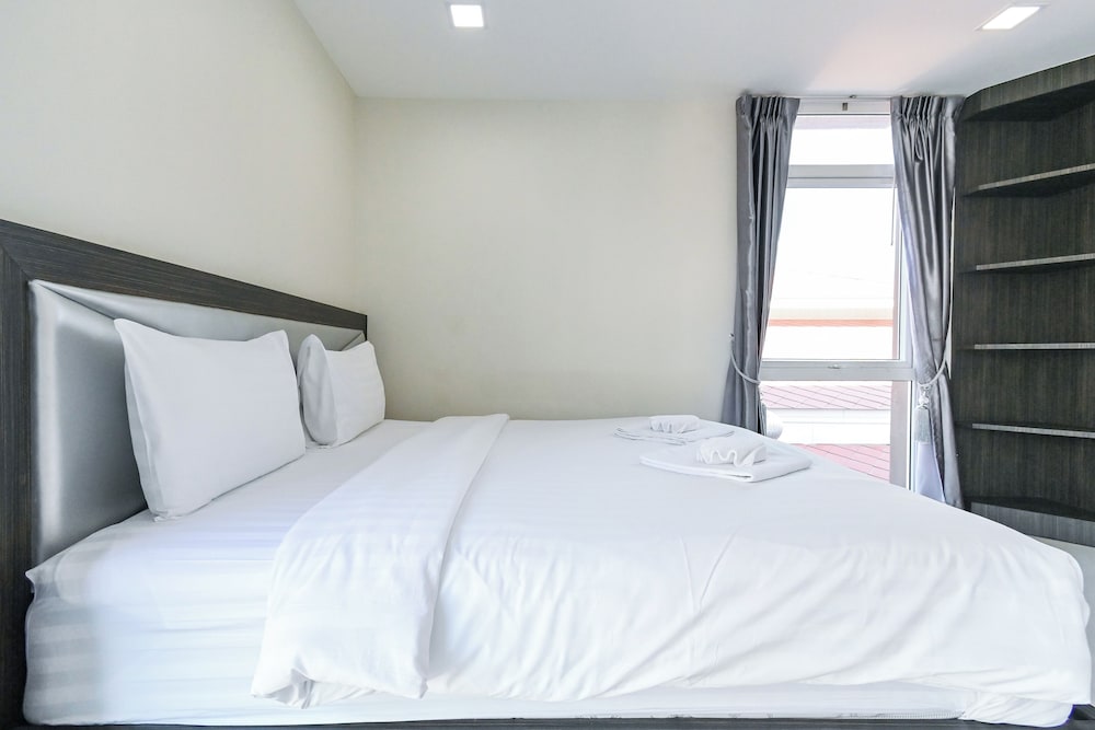 golden sea pool villa hua hin