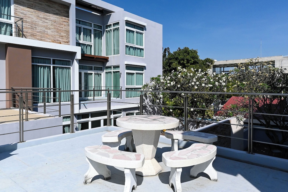 golden sea pool villa hua hin