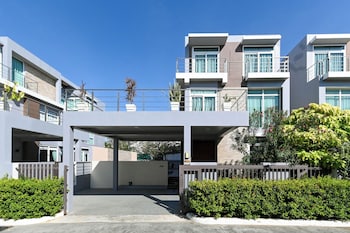 golden sea pool villa hua hin