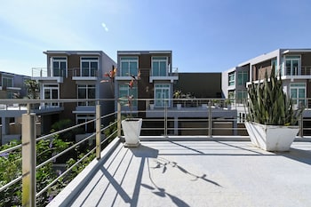golden sea pool villa hua hin