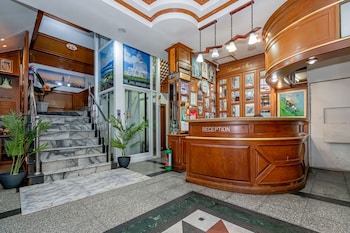 patong social hotel and restaurant