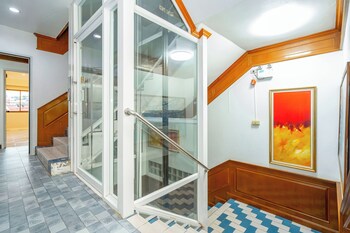 patong social hotel and restaurant