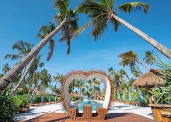 sensations eco chic hotel