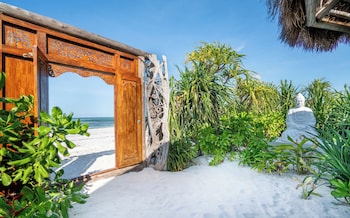 sensations eco chic hotel